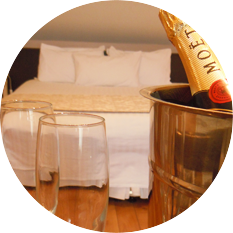 honeymoon suite in Hornchurch